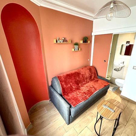 Home Sweet Home Pigalle Montmartre Paris Bagian luar foto